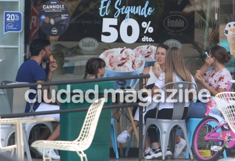 Las fotos del almuerzo en familia de Mica Viciconte, Fabián Cubero y sus hijas en medio de rumores de embarazo