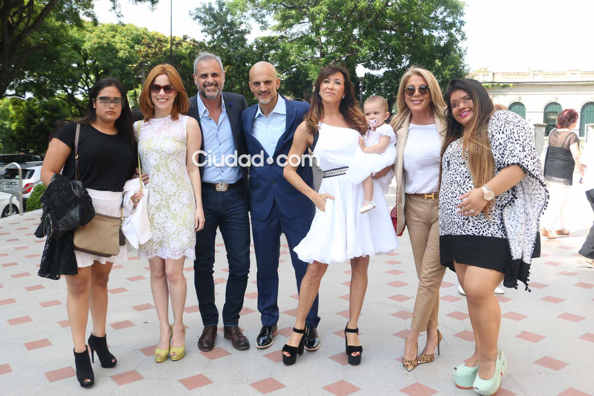 Las fotos del bautismo de la hija de Valeria Archimó y Guillermo Marín (Foto: Movilpress)
