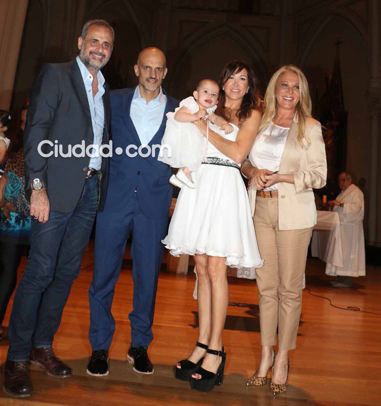 Las fotos del bautismo de la hija de Valeria Archimó y Guillermo Marín (Foto: Movilpress)