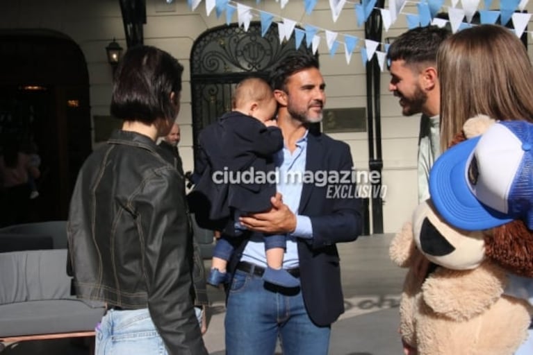 Las fotos del bautismo de Luca, el hijo de Fabián Cubero y Mica Viciconte