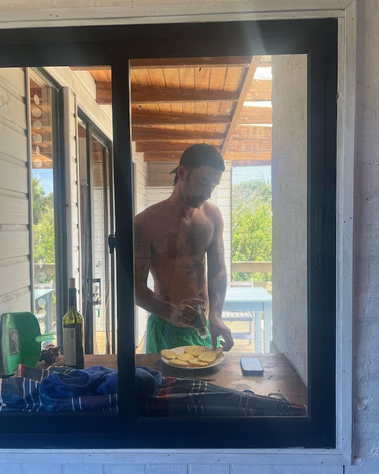 Las fotos del blanqueo de Lali Espósito con Pedro Rosemblat (Foto: Instagram)