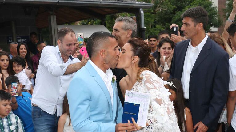 Las fotos del casamiento de Carlos Tevez y Vanesa Mansilla. (Foto: Movilpress)