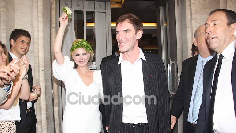 Las fotos del casamiento por Civil de Esmeralda Mitre y Darío Lopérfido. (Foto: Movilpress)