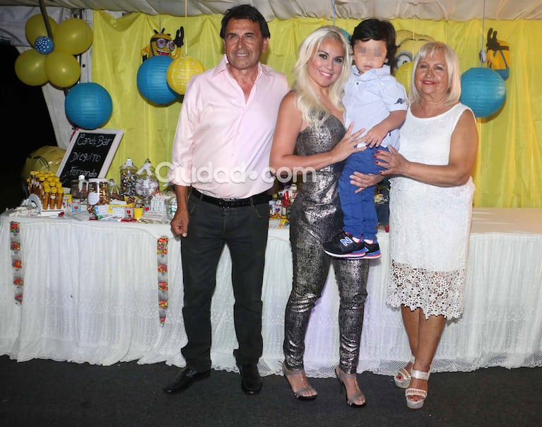 Las fotos del cumpleaños de Dieguito Fernando... y el look sexy de Verónica Ojeda. (Foto: Movilpress)