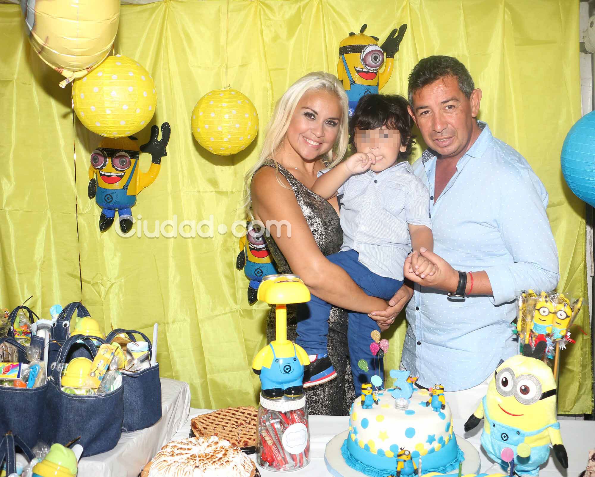 Las fotos del cumpleaños de Dieguito Fernando... y el look sexy de Verónica Ojeda. (Foto: Movilpress)