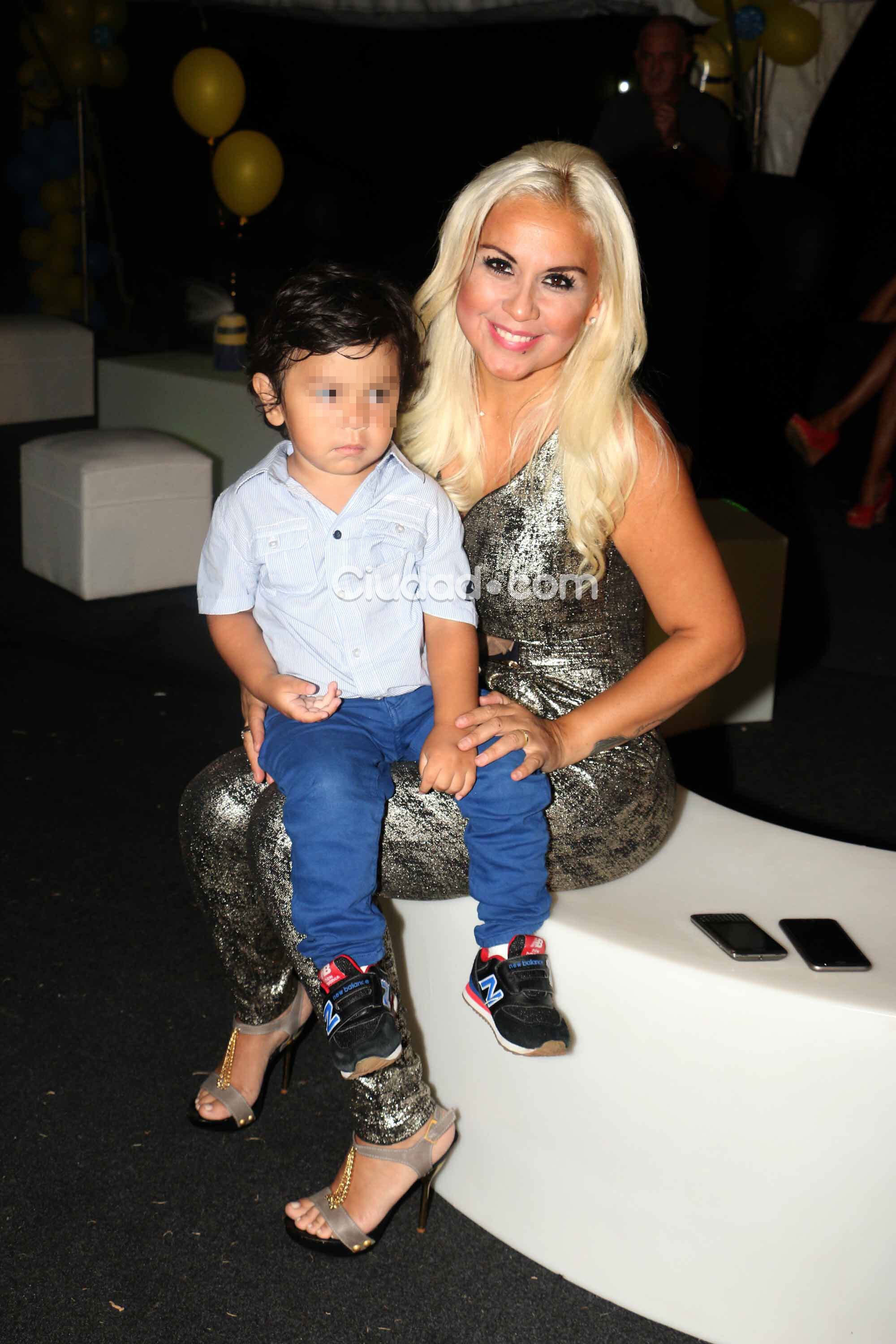 Las fotos del cumpleaños de Dieguito Fernando... y el look sexy de Verónica Ojeda. (Foto: Movilpress)