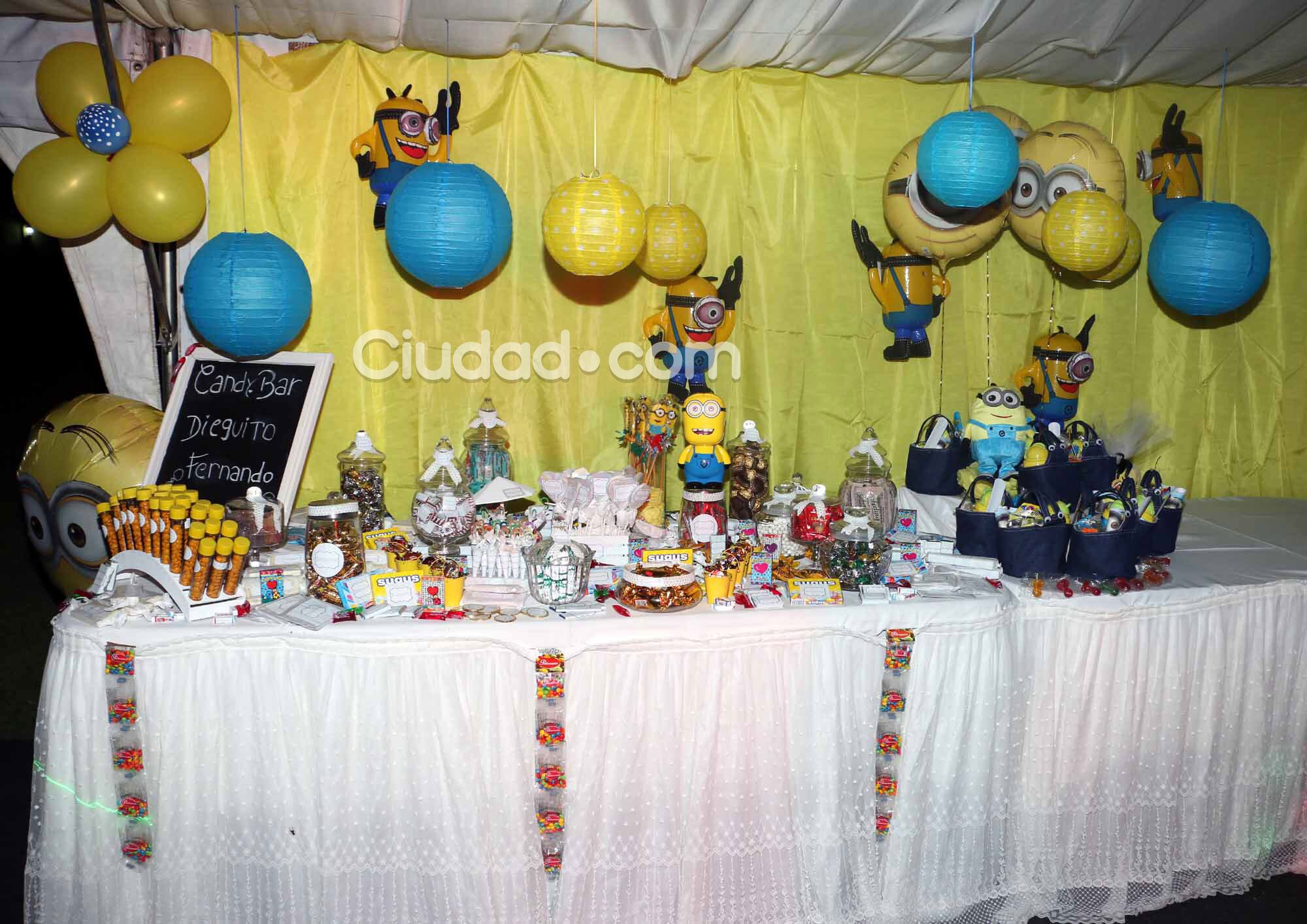 Las fotos del cumpleaños de Dieguito Fernando... y el look sexy de Verónica Ojeda. (Foto: Movilpress)