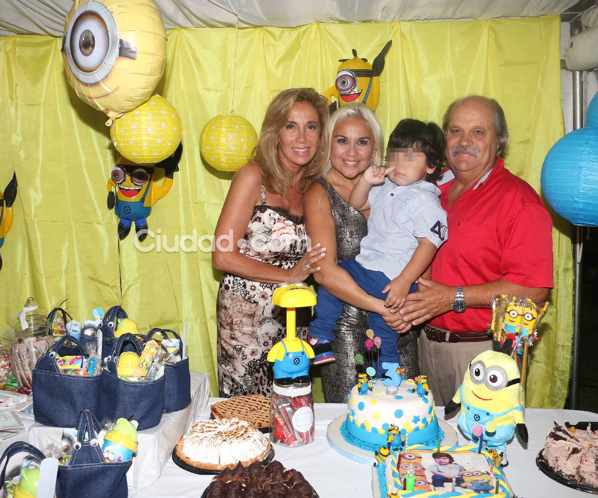 Las fotos del cumpleaños de Dieguito Fernando... y el look sexy de Verónica Ojeda. (Foto: Movilpress)