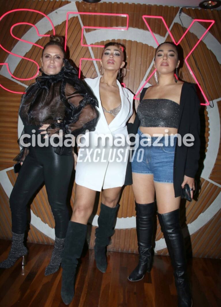 Las fotos del cumpleaños de Romina Ricci y Bárbara Lombardo con el elenco de Sex y de La 1-5-18