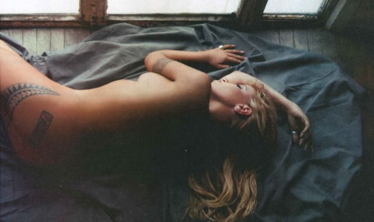 Las fotos del desnudo total de Florencia Peña: "La viralización de mi video prohibido me obligó a hacerme cargo de que soy una mina que vive su sexualidad a full"