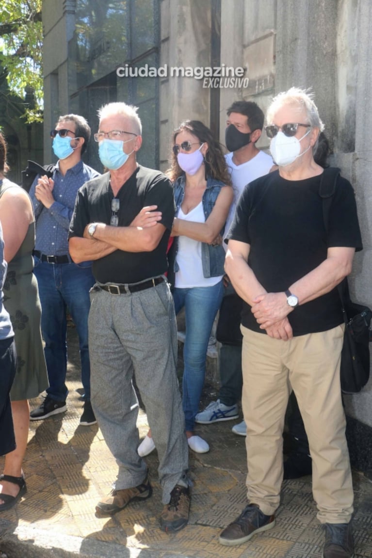 Las fotos del doloroso último adiós a Arturo Bonín: familiares y sus amigos actores en la despedida