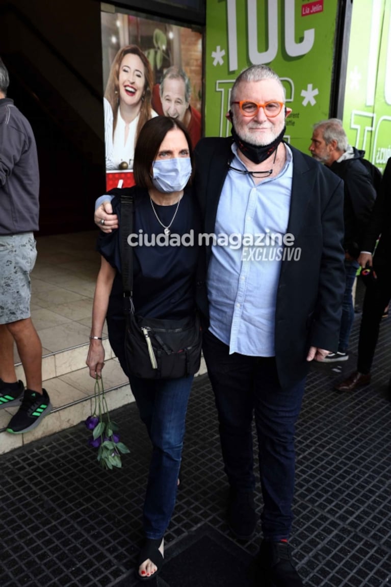 Las fotos del doloroso último adiós a Enrique Pinti: los famosos lo despidieron en Calle Corrientes