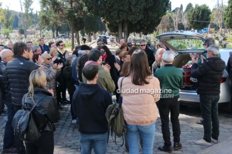 Las fotos del doloroso último adiós de los famosos a Lino Patalano