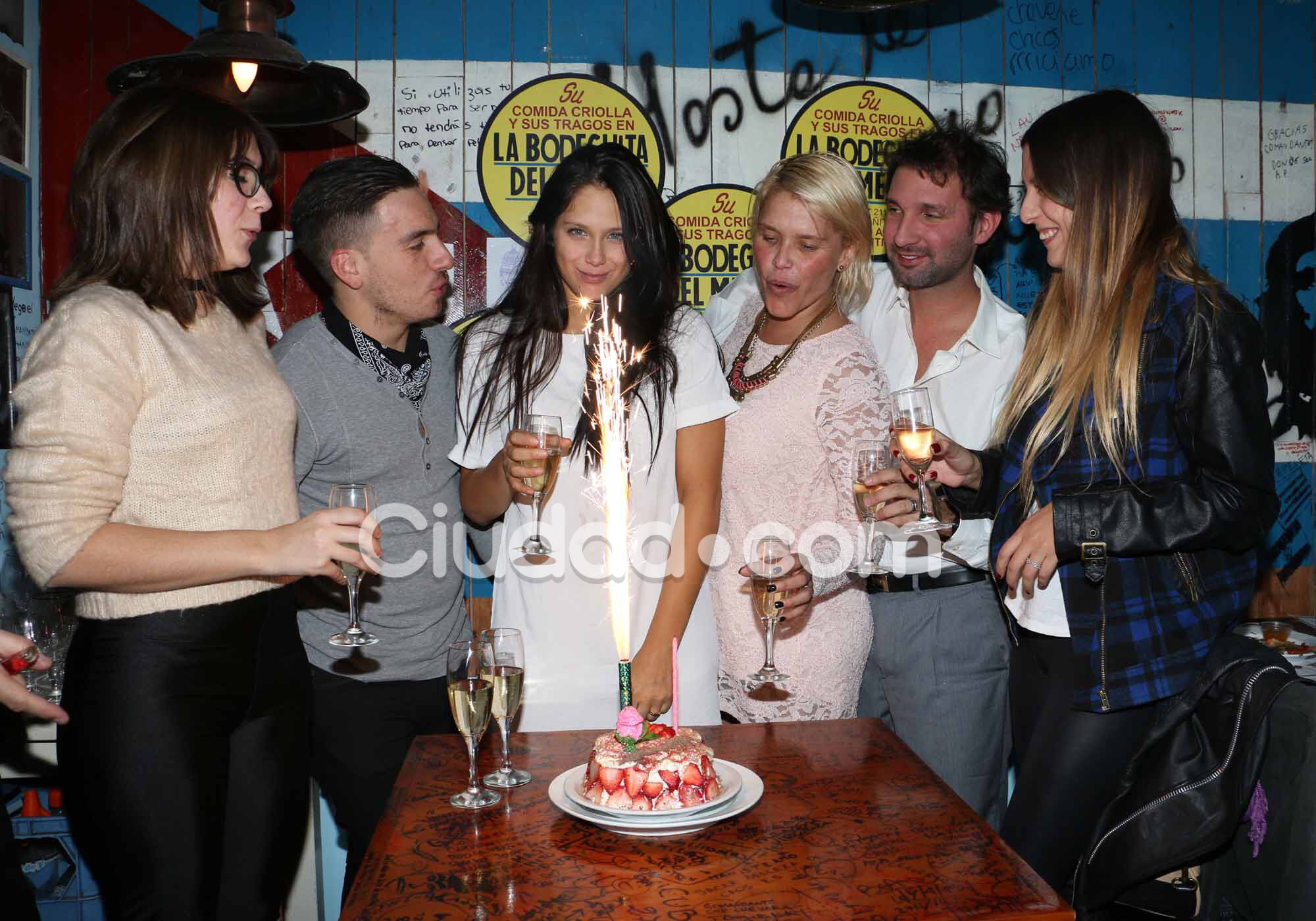 Las fotos del festejó de cumpleaños de Barbie Vélez (Foto: Movilpress)