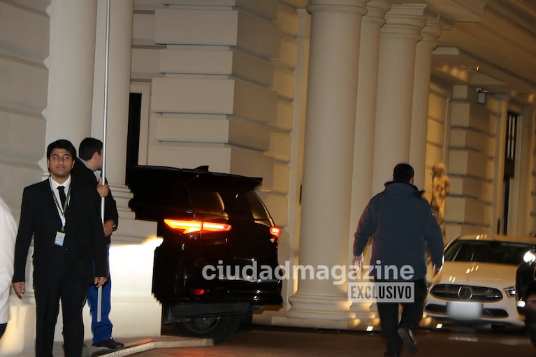 Las fotos del ingreso de Mauro Icardi y su abogada a la casa de Wanda Nara