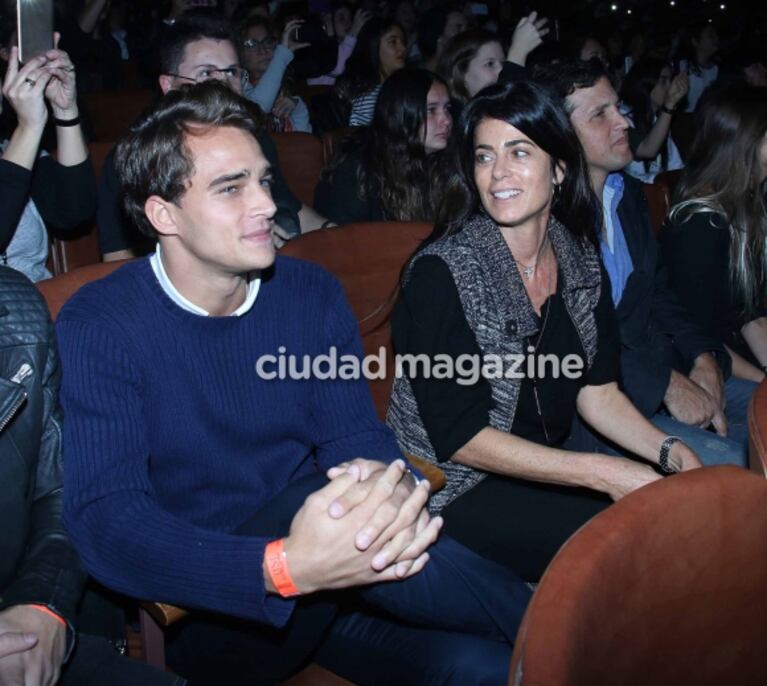 Las fotos del show de Tini Stoessel en el Gran Rex: mimos con su novio… ¡y muchos famosos! 