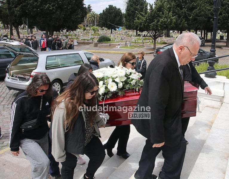 Las fotos del último adiós a Antonio Grimau en el Cementerio de Chacarita.