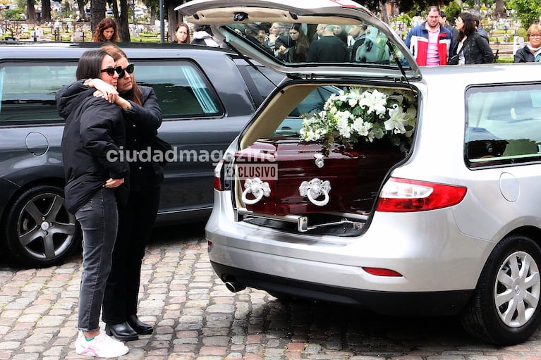 Las fotos del último adiós a Antonio Grimau en el Cementerio de Chacarita.