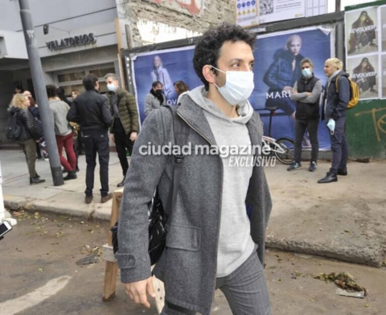 Las fotos del último adiós a Julieta Vallina: el desconsuelo de Florencia Peña, Joaquín Furriel, Juan Minujín y más amigos