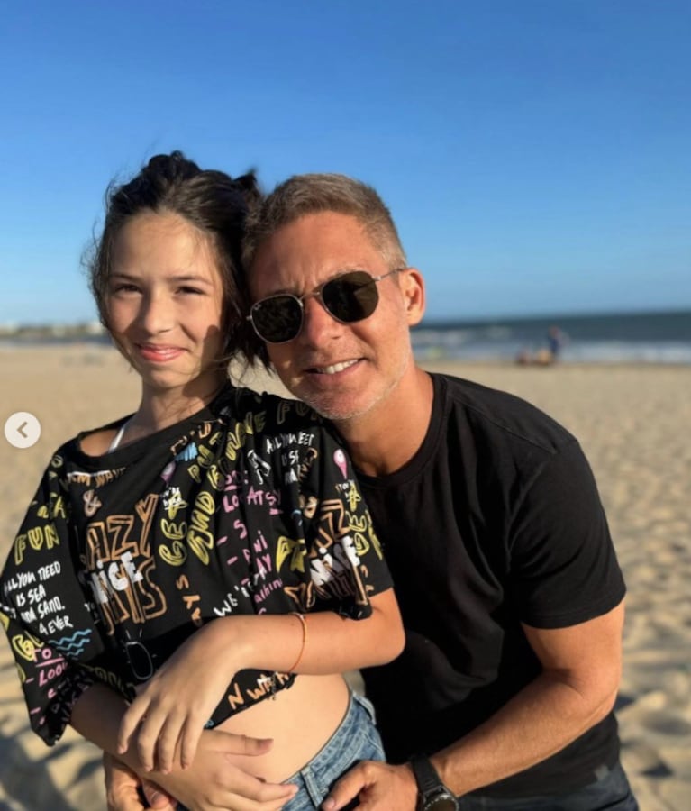 Las fotos más tiernas de Adrián Suar con su hija Margarita en la playa: “Con vos, siempre en equilibrio”