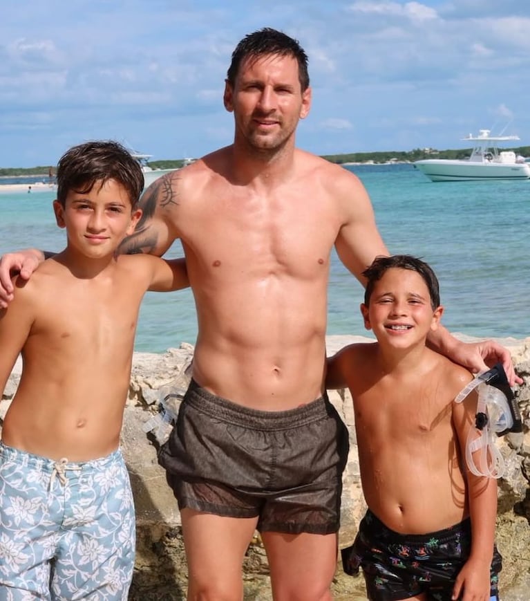 Las fotos que compartió Antonela Roccuzzo por el cumpleaños de Leo Messi (Foto: Instagram).