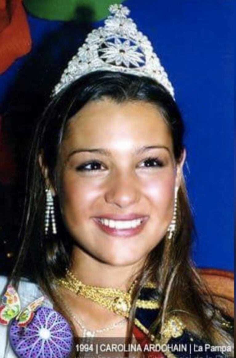 Las fotos retro de Pampita del día en el que se coronó como Reina de los Estudiantes en Jujuy