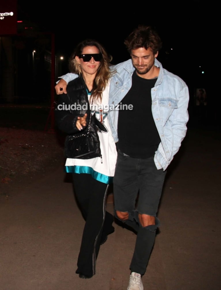 Las fotos románticas de Jimena Barón con su novio, Matías Palleiro, en la noche porteña