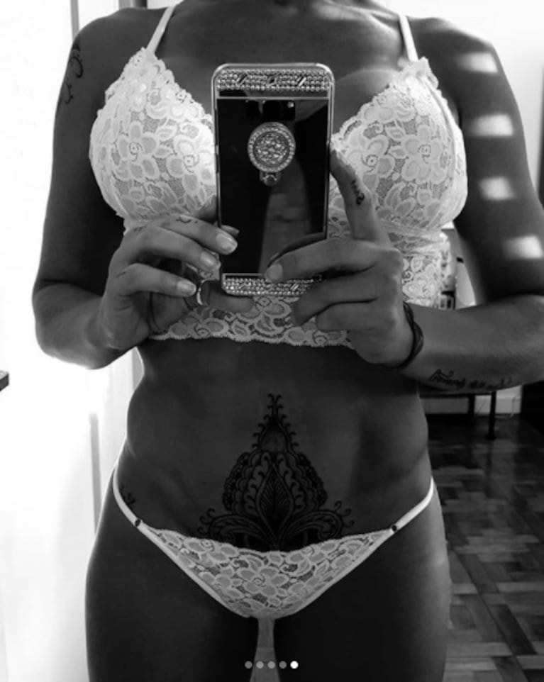 Las fotos ultra hot de Mónica Farro, una diosa fitness: lencería sexy y súper abdominales 