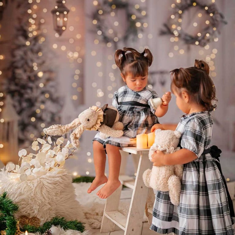 Las gemelas Laia y Aimé, hijas de Thiago Medina y Daniela Celis(Foto: Instagram @danielacelis01)