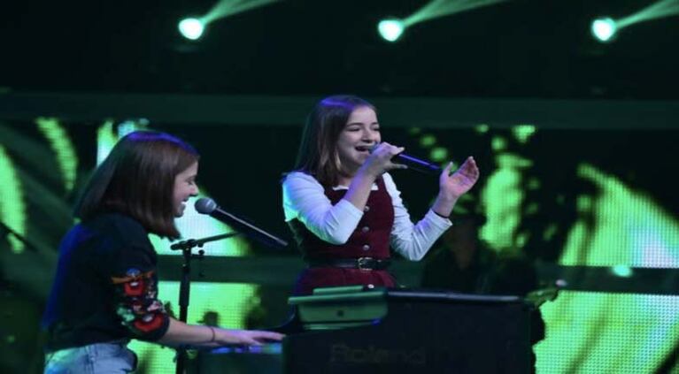 Las hermanas cantaron Creep de Radiohead.
