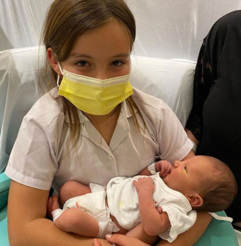 Las hijas de Fabián Cubero conocieron y tuvieron en brazos a Luca, su hermanito: "Un momento súper esperado"