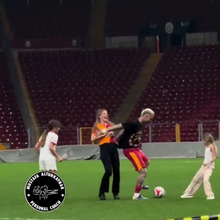 Las imágenes de Mauro Icardi con la China Suárez y los hijos de la actriz que revolucionaron las redes . Captura: Mustafa Altunkaynak.