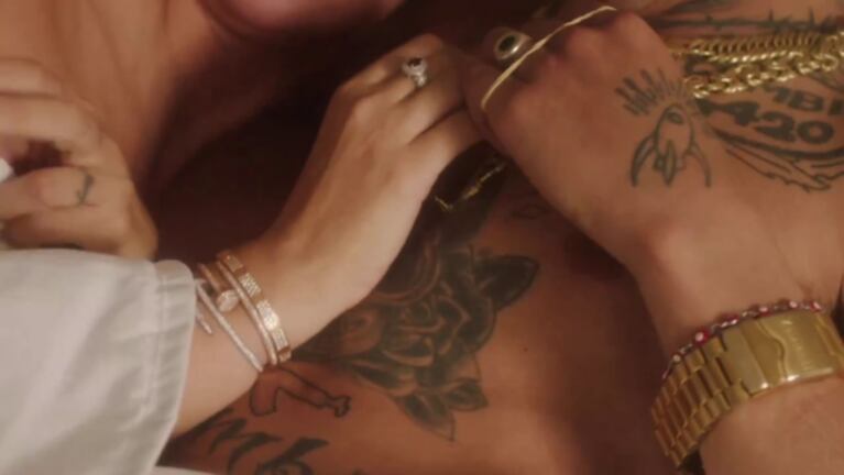 Las imágenes de Wanda Nara y L-Gante sin ropa y en la cama para protagonizar en un videoclip