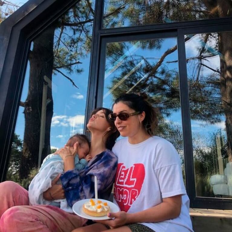 Las imágenes del primer cumpleaños de Calu Rivero con su hijo Tao, Aíto de la Rúa y su familia en Uruguay