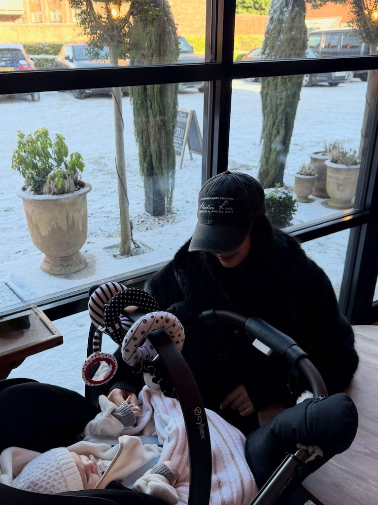 Las imágenes más tiernas de Ailén Cova y Alexis Mac Allister con su beba: “2026, empezaste muy lindo” | Créditos: Instagram @ailencova