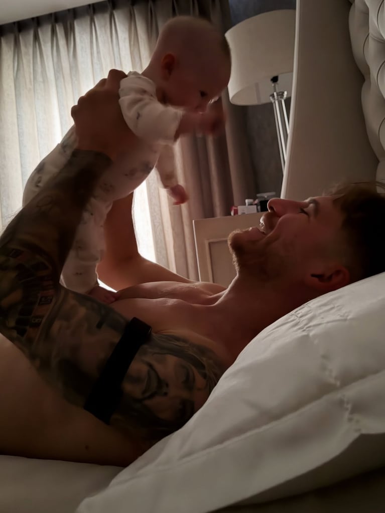 Las imágenes más tiernas de Ailén Cova y Alexis Mac Allister con su beba: “2026, empezaste muy lindo” | Créditos: Instagram @ailencova