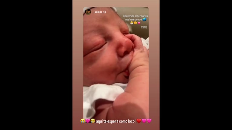 Las imágenes más tiernas de Julieta Zylberberg con su bebé recién nacido: mirá a Florián chupándose el dedo