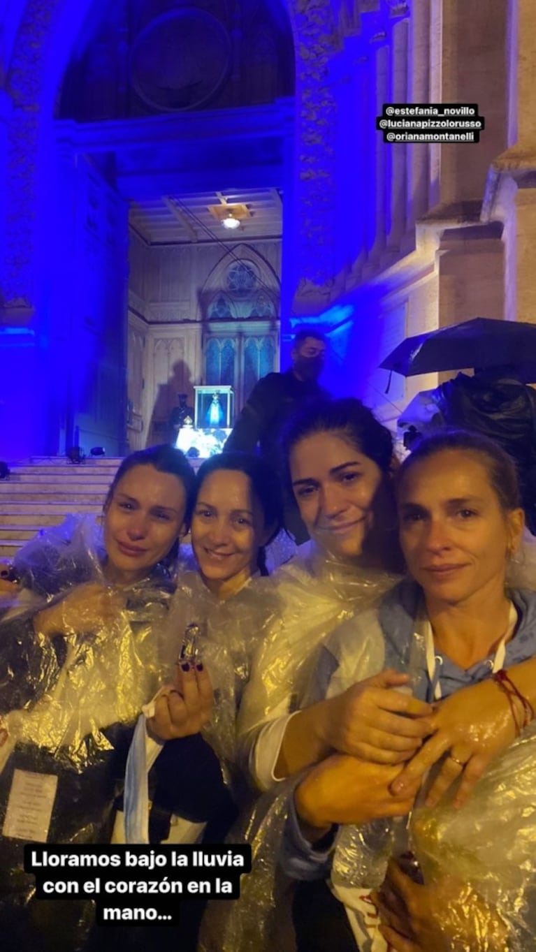 Las lágrimas de Pampita al llegar a la Basílica de Luján y encontrarse con la Virgen: "Lloramos bajo la lluvia con el corazón en la mano"