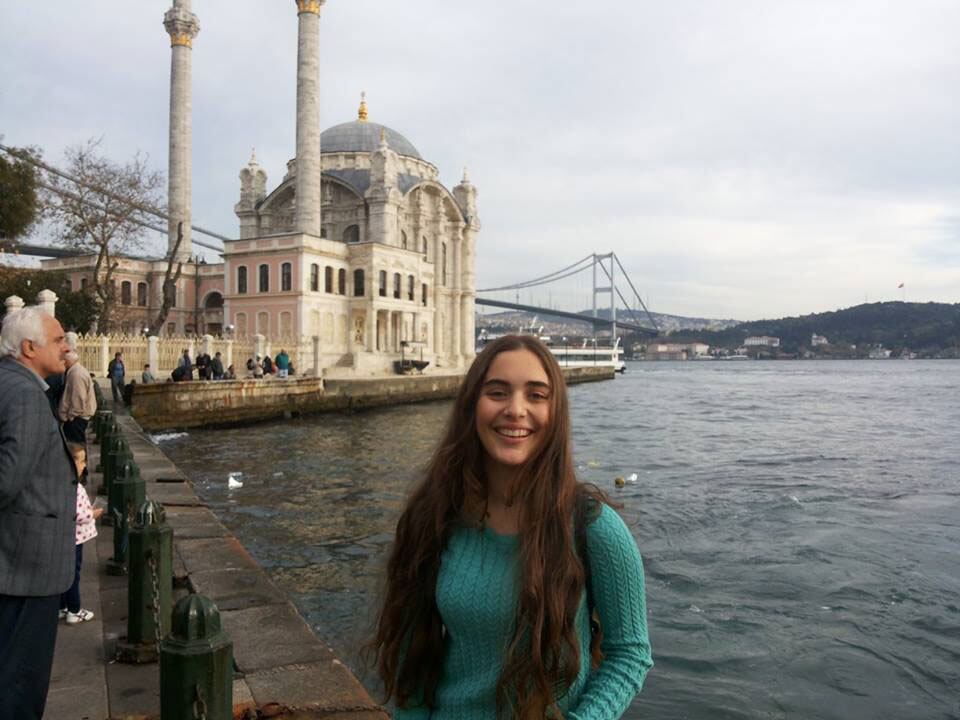 Las mejores fotos de Çağla Şimşek, la protagonista de Esposa joven. Foto: Facebook