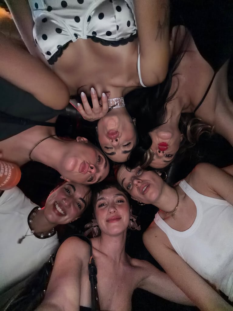 Las mejores fotos de la despedida de soltera de Lali Espósito (Foto: Instagram @lali)