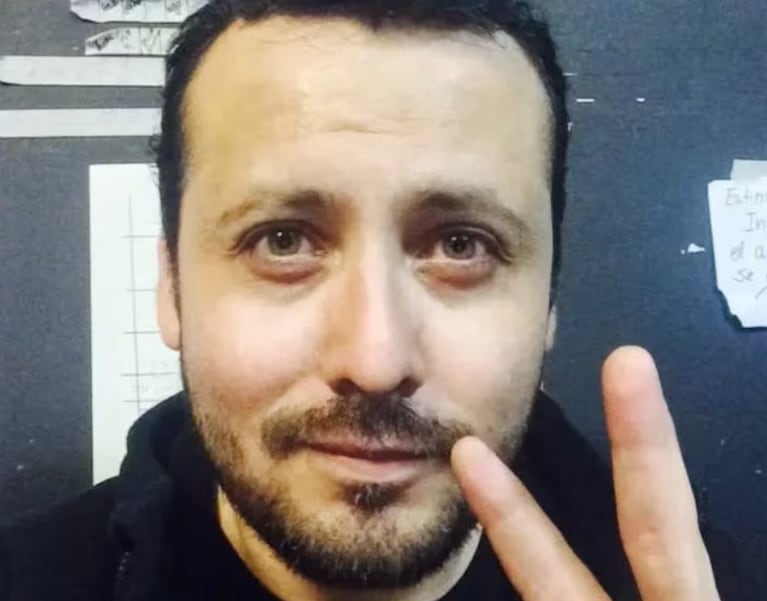 Las mujeres se llevaron las tarjetas de crédito y el celular de Alex.