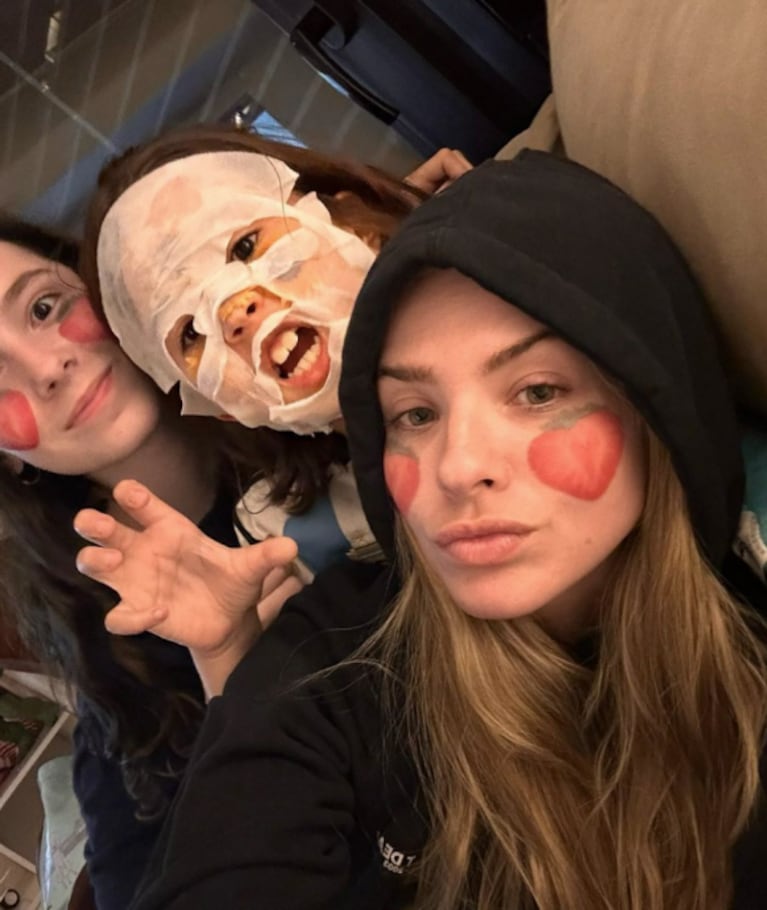 Las Pascuas de China Suárez con sus hijos tras su separación de Rusherking: almuerzo en familia y dulces selfies