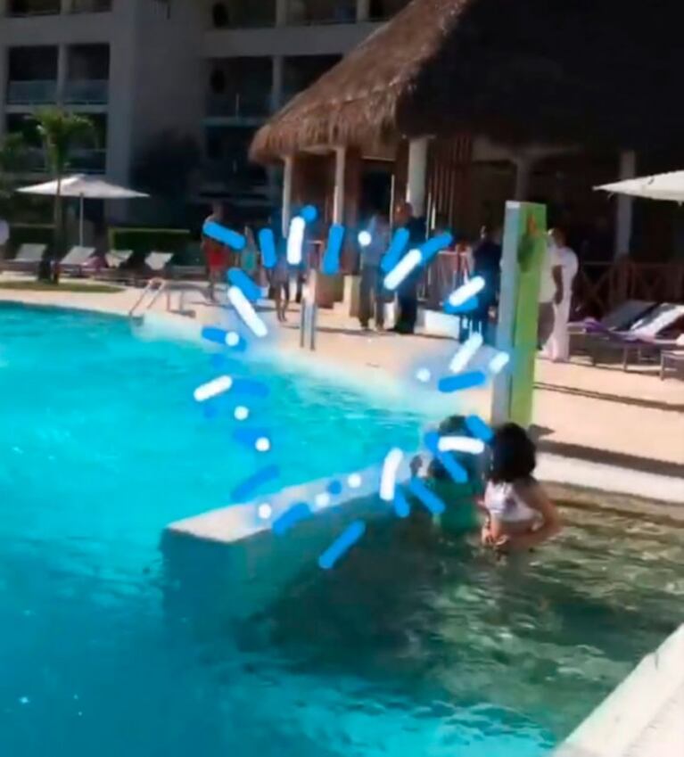 Las placenteras vacaciones familiares de Juan Minujín en Playa del Carmen: "En este lugar, que es un sueño"