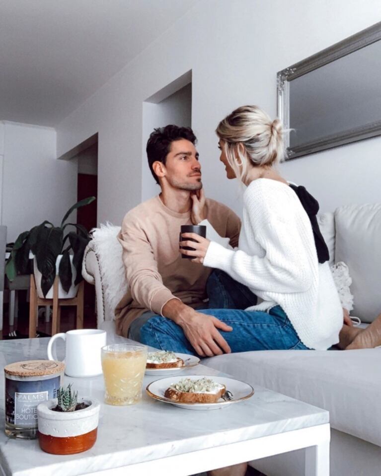 Las postales a puro mimo de Cande Ruggeri con su novio a la mañana: "Como amo despertarme con vos todos los días"