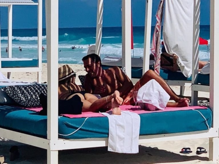 Las primeras fotos del romance "a escondidas" de Rodolfo Barili en las paradisíacas playas de Cancún