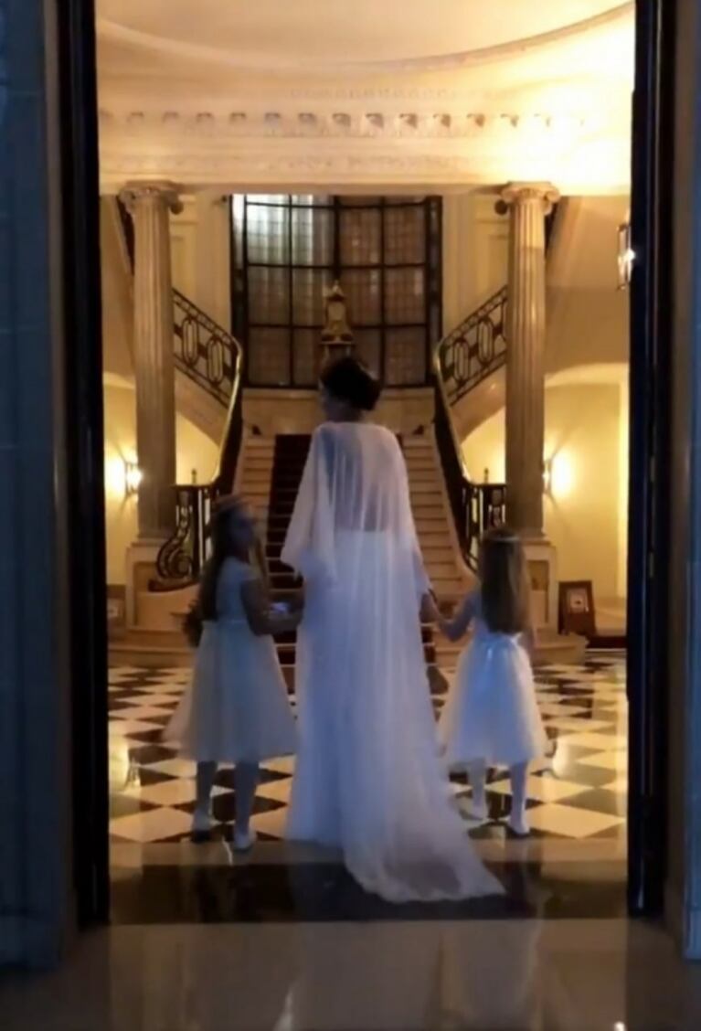 Las primeras imágenes de Romina Pereiro vestida de novia, lista para darle el 'sí, quiero' a Jorge Rial
