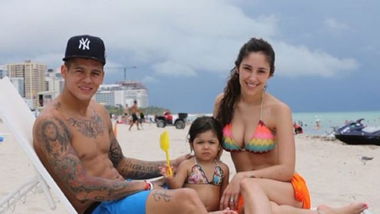 Las relajadas vacaciones de Marcos Rojo y su familia. (Foto: Instagram)