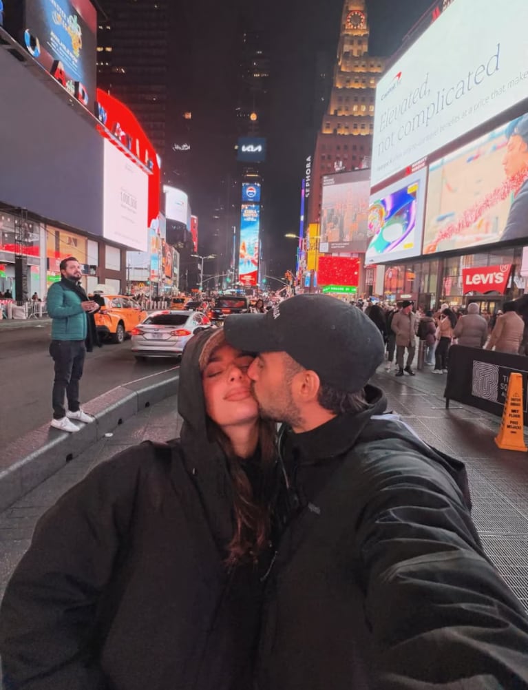 Las románticas postales de Nico Occhiato y Flor Jazmín Peña en Nueva York para cerrar el año | Créditos: Instagram @nicoocchiato @florjazminpe