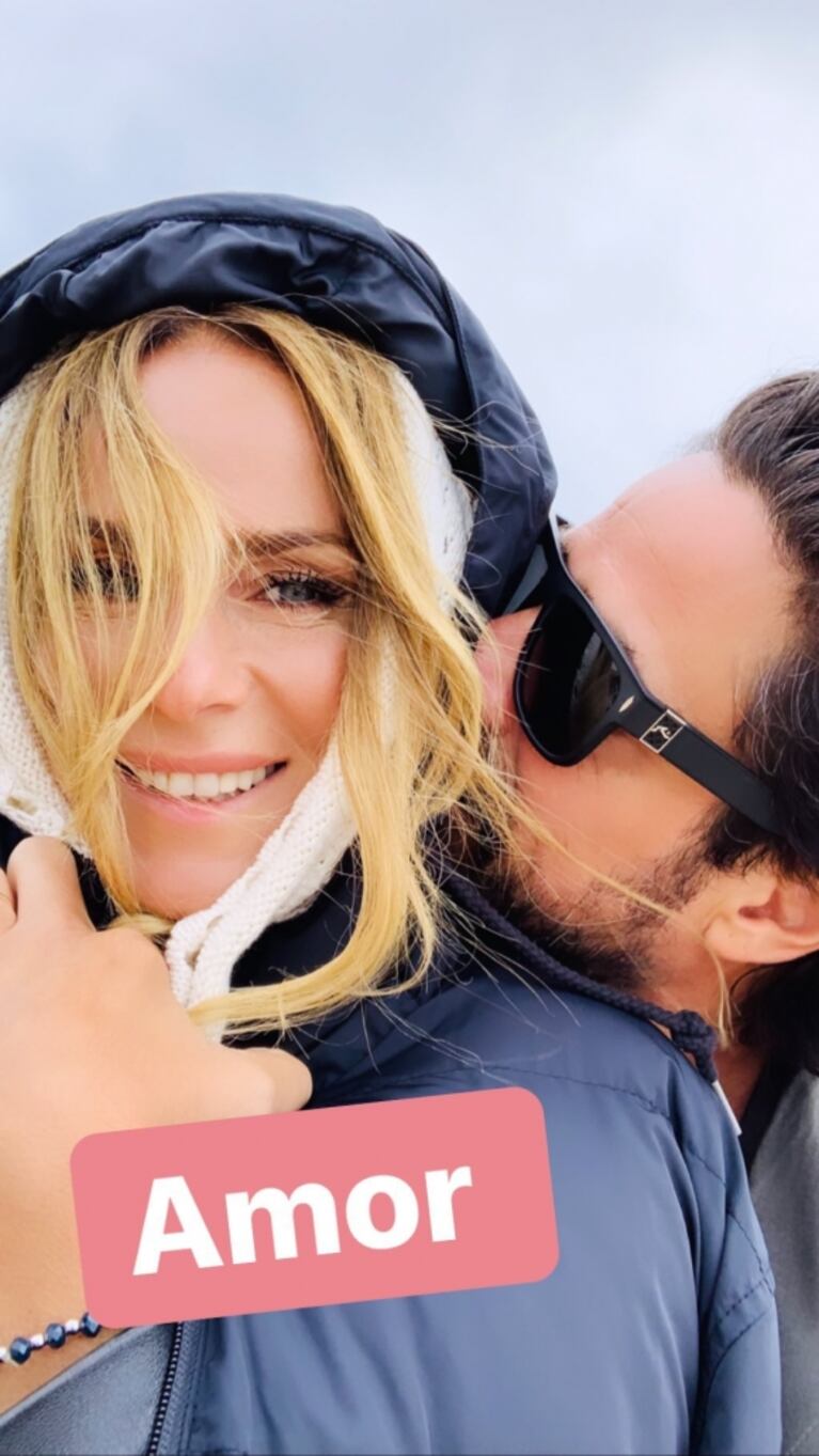Las románticas postales de Sabrina Rojas y Luciano Castro disfrutando de la playa ¡abrigadísimos!: "Marpla"