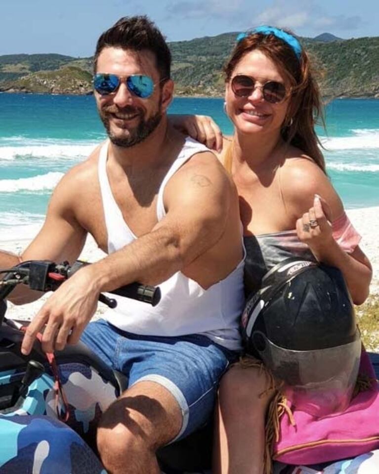 Las románticas vacaciones de Nazarena Vélez y Santiago Caamaño en Brasil: "Vida feliz"